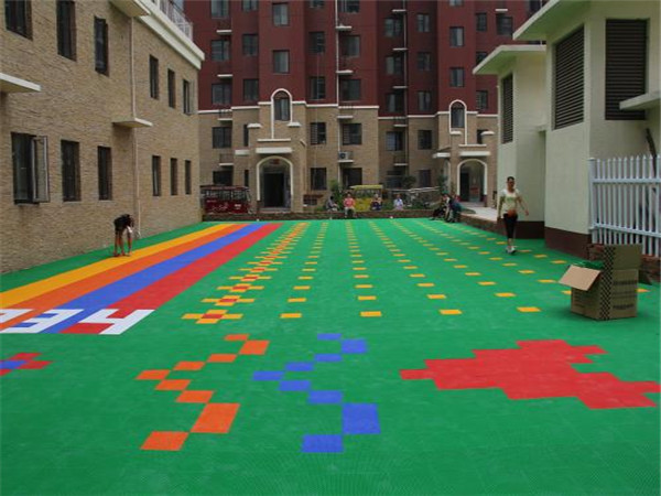 懸浮地板多姿多彩可鋪設(shè)場地場景眾多 懸浮地板多姿多彩可鋪設(shè)場地場景眾多