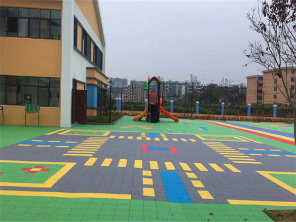 懸浮地板為什么在公共場(chǎng)合應(yīng)用最適宜 懸浮地板為什么在公共場(chǎng)合應(yīng)用最適宜